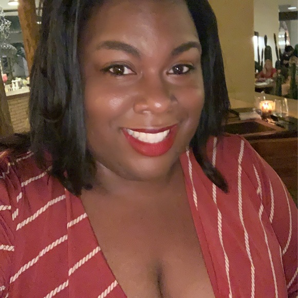 Meet your Posher, Sabrina. - Picture 9 of 17